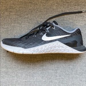 Women’s Nike metcon 4